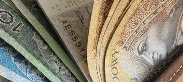 Odsetki od lokat nie zachęcają, ale trzymając środki na nieoprocentowanych kontach tracimy pieniądze.