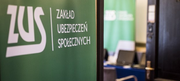 ZUS apeluje do firm, które nie dostały jeszcze przesyłki z nowym, unikatowym numerem o zgłaszanie się do oddziałów osobiście, przez internet lub telefonicznie