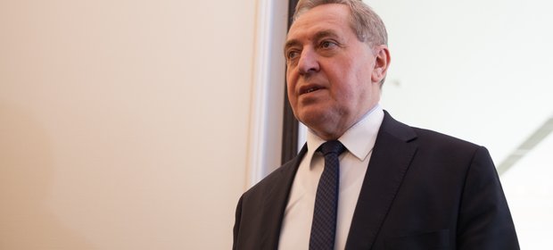 - Chcemy pokazać Komisji Europejskiej i Trybunałowi, że respektujemy jego wyroki - mówi Henryk Kowalczyk.