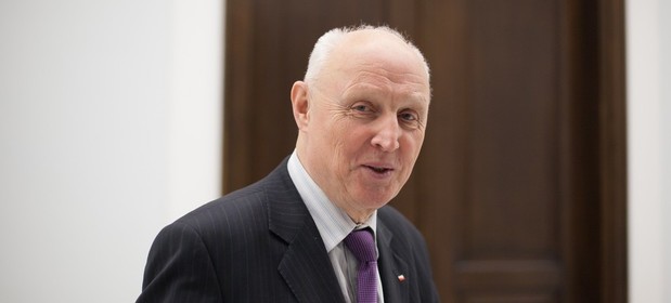 Orlen może na pół roku zakazać Jasińskiemu pracy u konkurencji z branży naftowej.