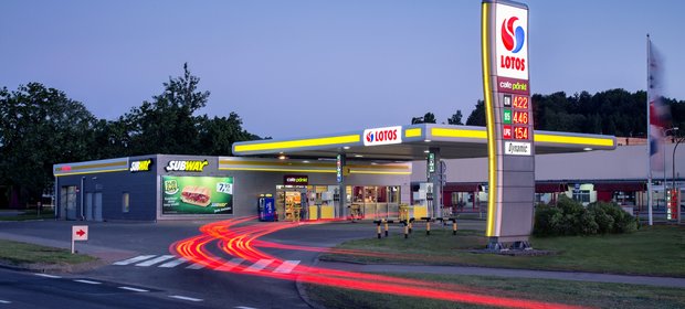 Na drodze do stworzenia naftowego monopolu może stanąć Komisja Europejska.