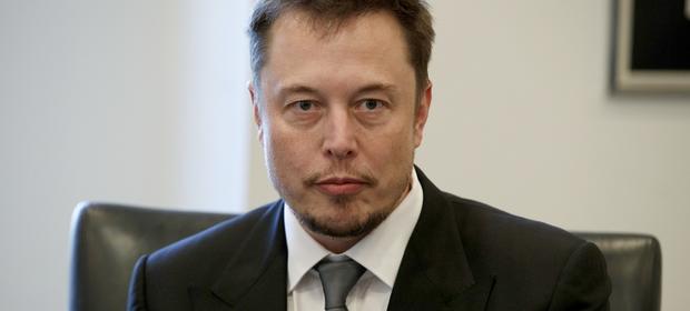 Elon Musk musi pozostać za sterami Tesli, by skorzystać z hojnego planu spółki.