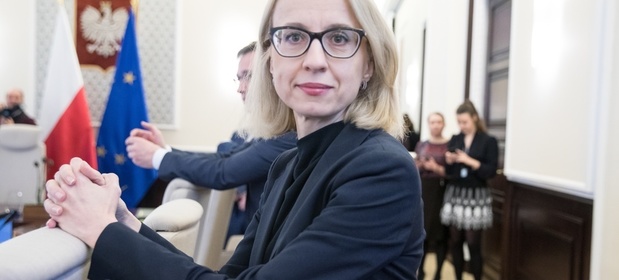Teresa Czerwińska, od stycznia tego roku minister finansów, ma powody do zadowolenia.