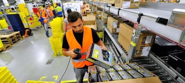 Amazon podnosi płace pracownikom