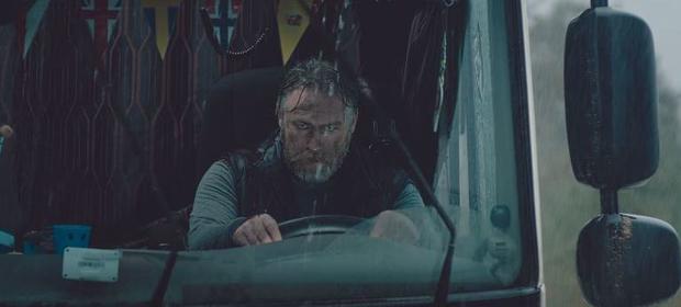 Kadr z filmu firmy Adar, który podbił polski internet