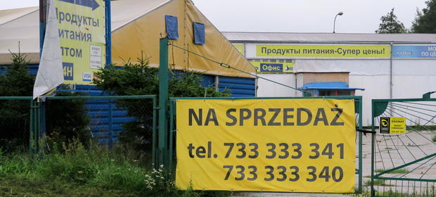 Wystawione na sprzedaż nieczynne sklepy i hurtownie nastawione na klientów z Rosji. w Braniewie. Zamknięcie małego ruchu granicznego z Rosją w 2016 r. dodatkowo pogorszyło sytuację gospodarczą w tym mieście.