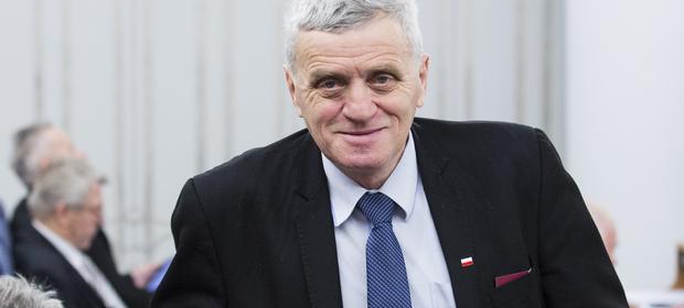 Senator Stanisław Kogut był na kolei szarą eminencją. Teraz sciągął na nią CBA