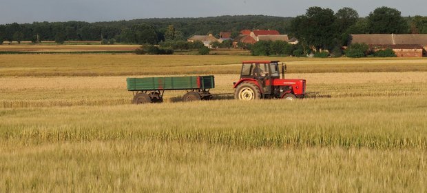 Od kilku lat obowiązują bardzo surowe zasady obrotu ziemią. Ograniczenia powodują wiele problemów praktycznych