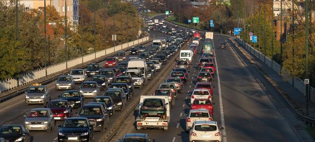 Warszawscy radni nie zgodzili się jednak na wydzielenie dedykowanych miejsc parkingowych dla miejskiego carsharingu
