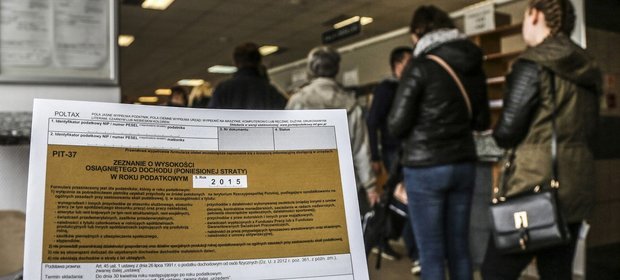 Nie wiadomo, ile osób pracujących za granicą będzie miało obowiązek składania deklaracji podatkowej w Polsce