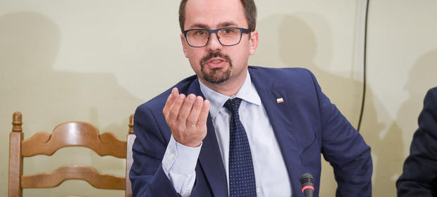 Na zdjęciu przewodniczący komisji Marcin Horała