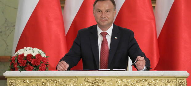 Nieodpłatna pomoc prawna ma być teraz dostępna dla wszystkich, którzy zadeklarują taką potrzebę.