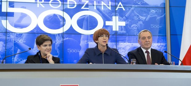 W ramach programu przysługuje świadczenie wychowawcze 500 zł miesięcznie na drugie i kolejne dziecko
