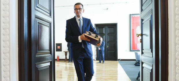 Doradcy Mateusza Morawieckiego to najczęściej młode osoby. Część nie przekroczyła jeszcze 30 lat
