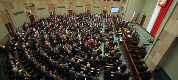 Posłowie PiS i opozycji formułowali podczas wtorkowej debaty sprzeczne opinie o projekcie