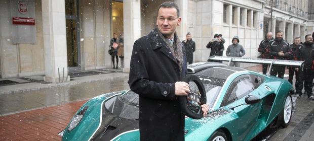 Mateusz Morawiecki promuje elektromobilność od półtora roku