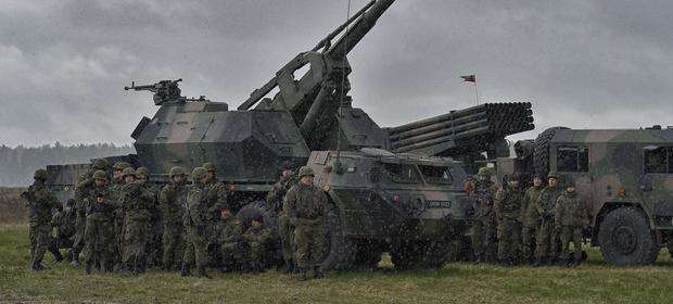 Huta Stalowa Wola S.A. realizuje właśnie wielkie zamówienie na 96 samobieżnych dział 155 mm Krab