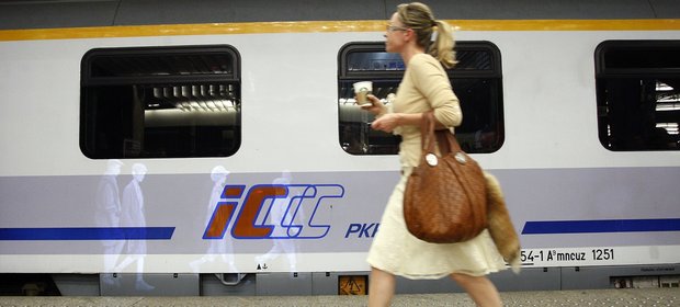 PKP wstrzymuje sprzedaż na popularne trasy. - To korekta rozkładu - słyszymy