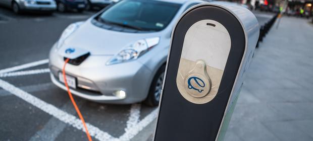 Za siedem lat ma być w Polsce ponad milion aut elektrycznych z ulgami podatkowymi
