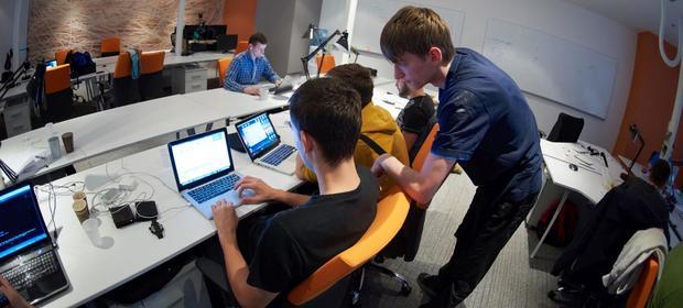 Dla doświadczonych programistów jedyną trudnością jest obecenie wybór najlepszej ofert na rynku