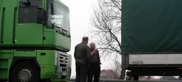 W Polsce może już być nawet 40 tys. kierowców ze Wschodu. Polacy nie wierzą w ich uprawnienia