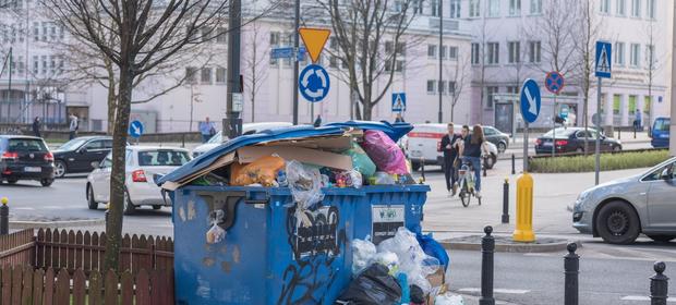 Większość firm z branży "śmieciowej" żle soobie radzi. Czy pożary wysypisk to sposóba na pozbycie się kłopotu?