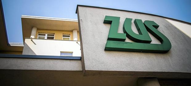 ZUS wypłacić niemal 2 miliony nagród szefom swoich lokalnych oddziałów