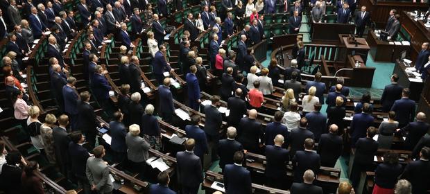 Za pomysłem obniżenia pensji posłów stoi Jarosław Kaczyński. Dlatego wydaje się ona przesądzona