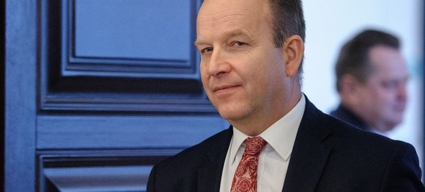 Konstanty Radziwiłł planuje, że za oddłużeniem szłaby też restrukturyzacja placówek.