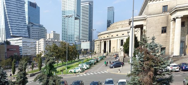 Stołeczni urzędnicy zwrócili kamienicę, w której mieszkały 24 rodziny, osobie mającej 128 lat.
