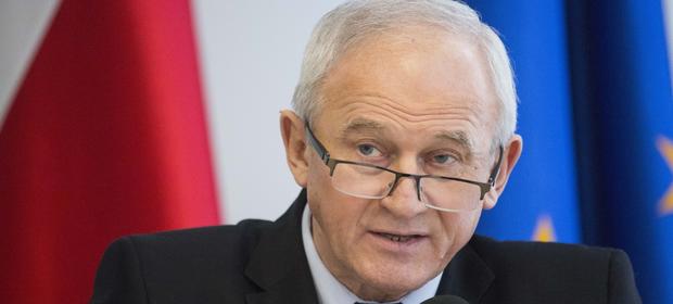 Minister energii Krzysztof Tchórzewski uważa, że fuzja Orlenu z Lotosem musi być pełna, inaczej byłaby bez sensu