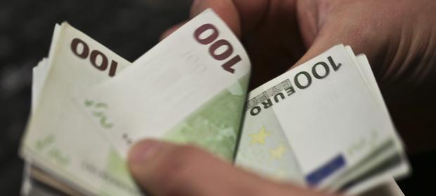 Na wspólnej walucie Polska by zyskała - pisze "Rzeczpospolita".