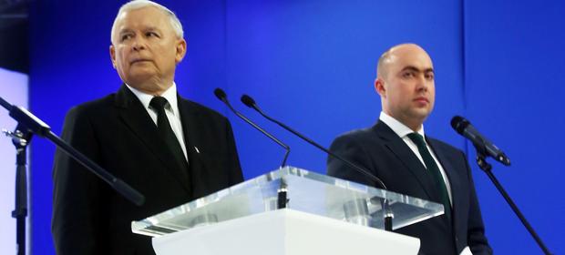 Maks Kraczkowski z prezesem PiS Jarosławem Kaczyńskim.