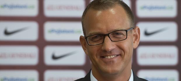 Daniel Křetínský potrafi wydać na jednego piłkarza tyle, ile Legia Warszawa wydaje w całym sezonie