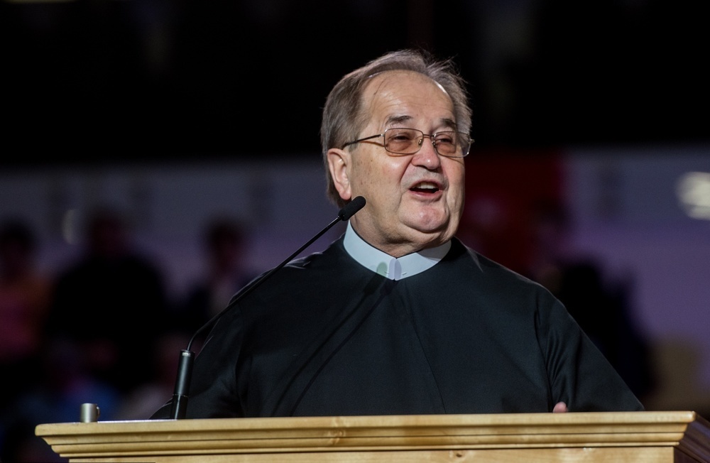 Dotacja Ministerstwa Kultury dla fundacji o. Rydzyka. Amatorskie nagrania wyceniono na 67 mln zł