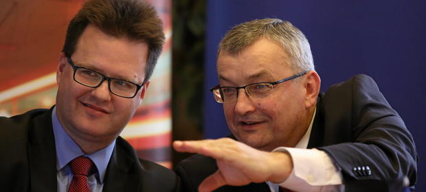 Minister i wiceminister infrastruktury mają plan. Kolej dostanie więcej pieniędzy i ma jeździć szybciej