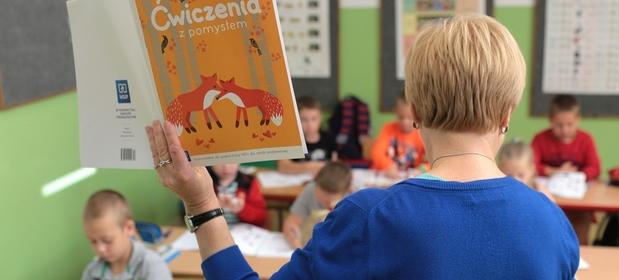 Nauczyciele nie widzą podwyżek, które tak szumnie zapowiadało MEN
