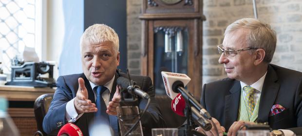 Na zdjęciu Robert Gwiazdowski i Adam Sadowski z Centrum im. Adama Smitha.