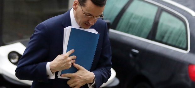 Agenci banku wysłali do Mateusza Morawieckiego list z prośba o wsparcie. Dokumenty trafiły też do KNF