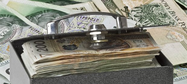 Złoty traci z dnia na dzień