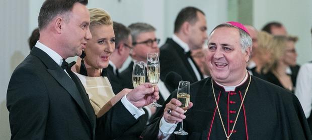 Współpracownicy prezydenta wydają krocie na alkohol